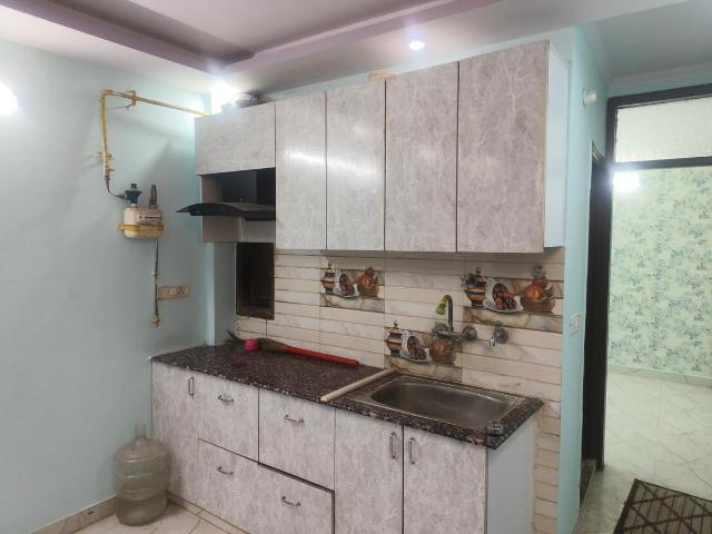 2 BHK Independent Builder Floor in Govindpuri for rent New Delhi. The reference number is 18906519