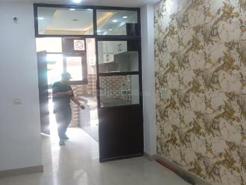 2 BHK Independent Builder Floor in Govindpuri for rent New Delhi. The reference number is 19841359