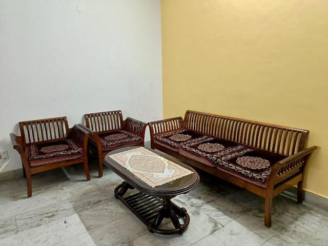 2 BHK Independent Builder Floor in Govindpuri for rent New Delhi. The reference number is 19989243