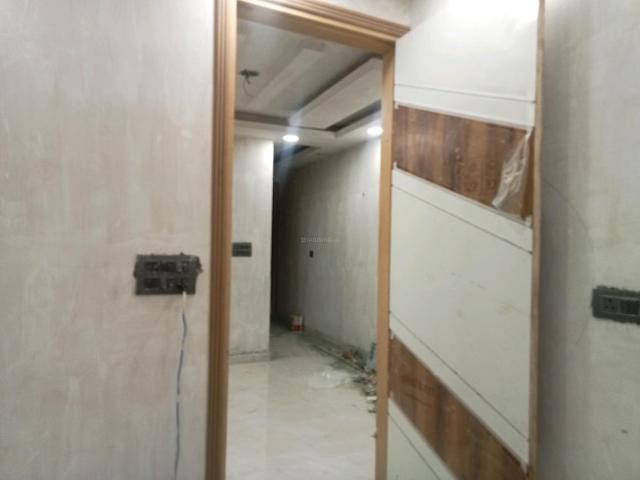 2 BHK Independent Builder Floor in Govindpuri for rent New Delhi. The reference number is 21120152
