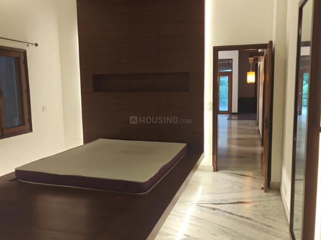 2 BHK Independent Builder Floor in Greater Kailash II for rent New Delhi. The reference number is 21051981