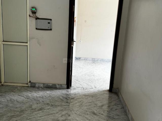 2 BHK Independent Builder Floor in Hamrautia for rent Varanasi. The reference number is 19846029