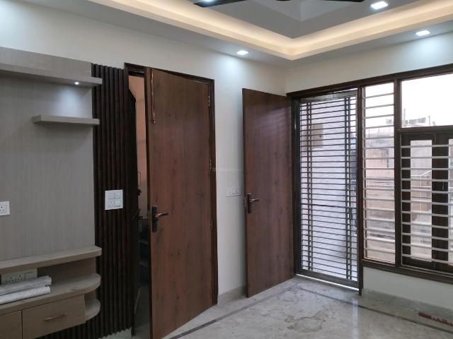 2 BHK Independent Builder Floor in Hari Nagar for resale New Delhi. The reference number is 14948250