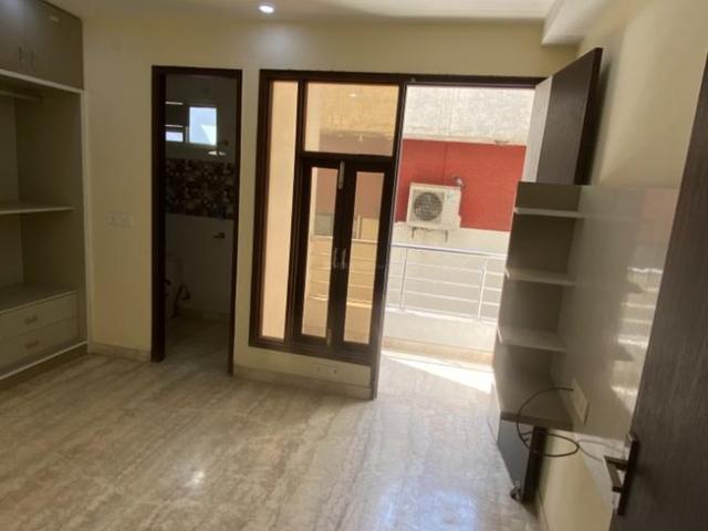 2 BHK Independent Builder Floor in Hari Nagar for resale New Delhi. The reference number is 8692008