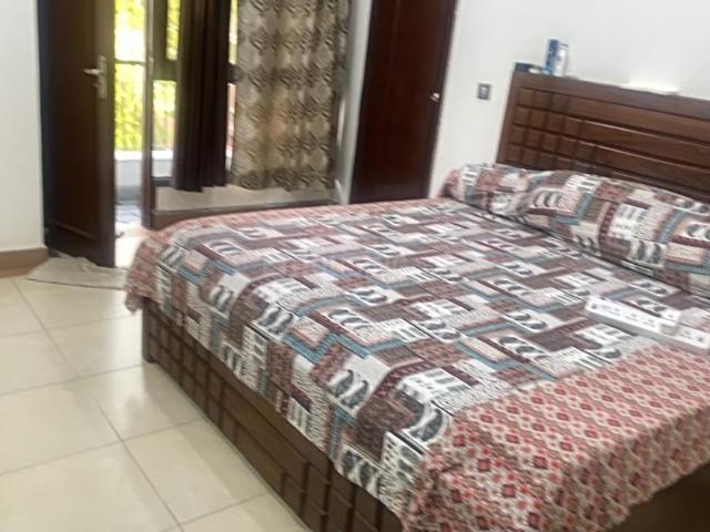 2 BHK Independent Builder Floor in Hauz Khas for resale New Delhi. The reference number is 19870927