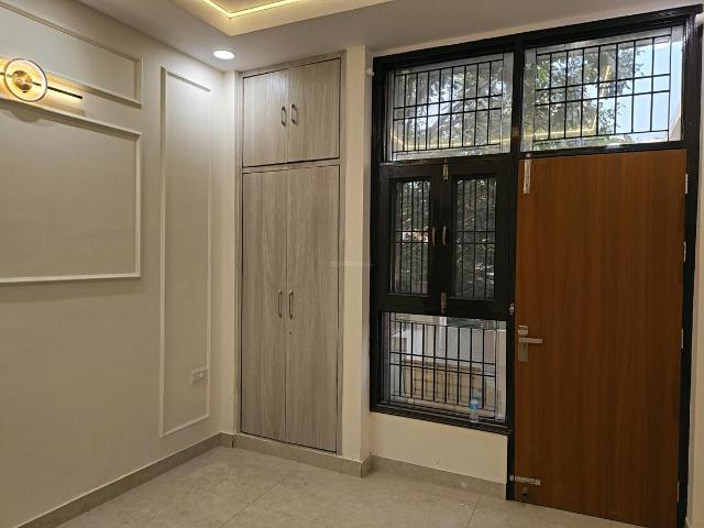3 BHK Independent Builder Floor in Vasundhara for resale Ghaziabad. The reference number is 21050440