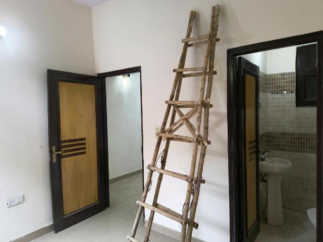 1 BHK Independent Builder Floor in Indirapuram for resale Ghaziabad. The reference number is 21050457