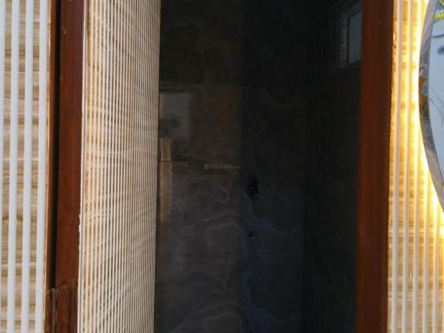 3 BHK Independent Builder Floor in Vasundhara for resale Ghaziabad. The reference number is 21050490