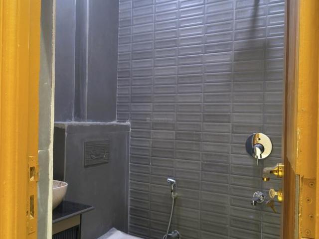 2 BHK Independent Builder Floor in Indirapuram for resale Ghaziabad. The reference number is 21084240
