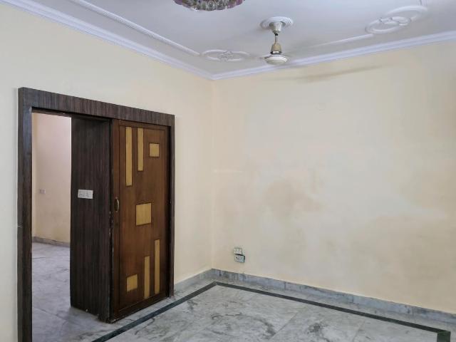 2 BHK Independent Builder Floor in Janakpuri for rent New Delhi. The reference number is 18079646