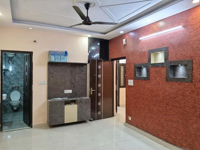 2 BHK Independent Builder Floor in Janakpuri for rent New Delhi. The reference number is 20811463
