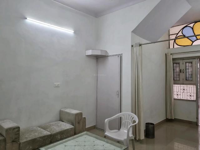 2 BHK Independent Builder Floor in Janakpuri for rent New Delhi. The reference number is 20811779
