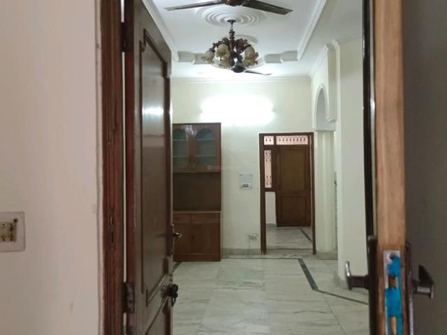 2 BHK Independent Builder Floor in Janakpuri for rent New Delhi. The reference number is 21323487