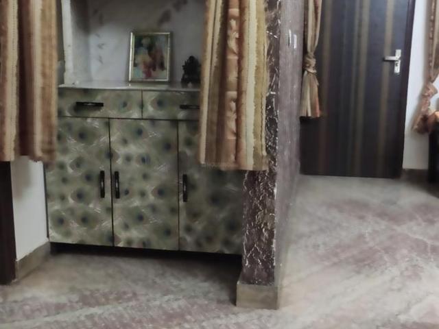 2 BHK Independent Builder Floor in Janakpuri for resale New Delhi. The reference number is 6754956