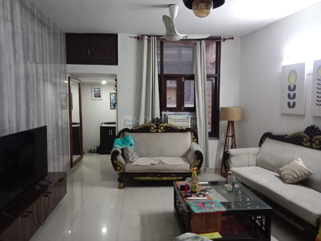 2 BHK Independent Builder Floor in Kailash Colony for resale New Delhi. The reference number is 20762792