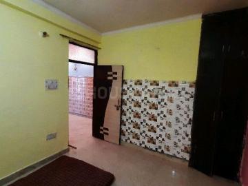 2 BHK Independent Builder Floor in Karawal Nagar for rent New Delhi. The reference number is 11097571
