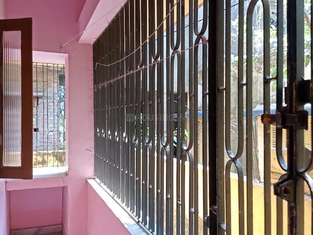 2 BHK Independent Builder Floor in Keshtopur for rent Kolkata. The reference number is 17248077
