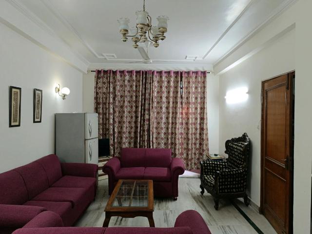 2 BHK Independent Builder Floor in Khirki Extension for rent New Delhi. The reference number is 12347739