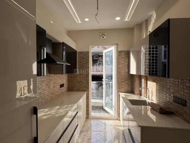 2 BHK Independent Builder Floor in Kirti Nagar for rent New Delhi. The reference number is 21309439