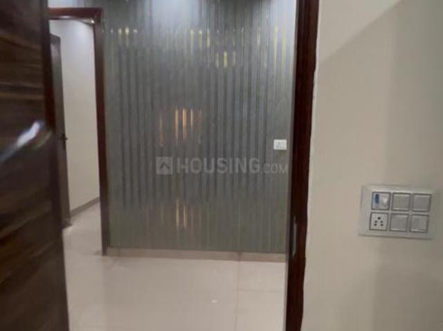 2 BHK Independent Builder Floor in Krishna Nagar for rent New Delhi. The reference number is 21027599