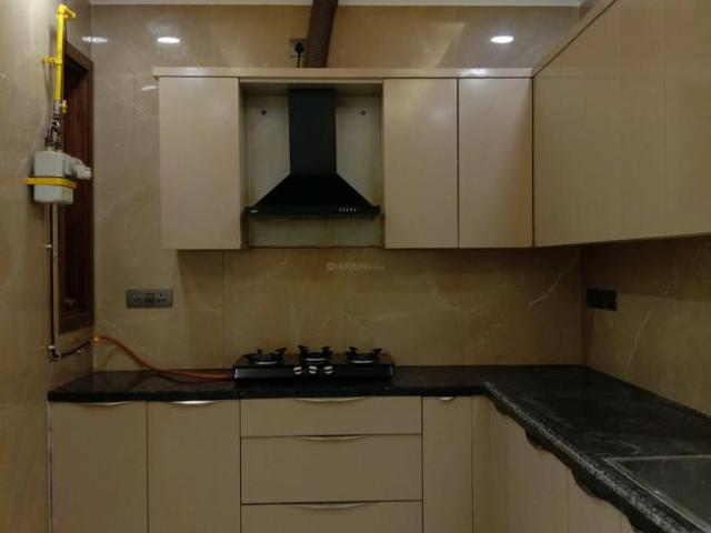 2 BHK Independent Builder Floor in Lajpat Nagar for rent New Delhi. The reference number is 18047795