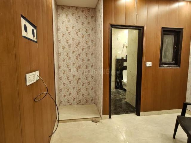 2 BHK Independent Builder Floor in Lajpat Nagar for rent New Delhi. The reference number is 19201085