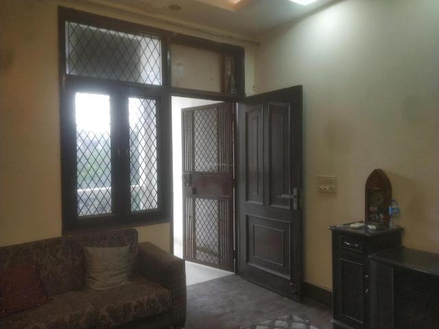 2 BHK Independent Builder Floor in Lajpat Nagar for rent New Delhi. The reference number is 20846144
