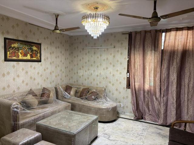 2 BHK Independent Builder Floor in Lajpat Nagar for rent New Delhi. The reference number is 20331672