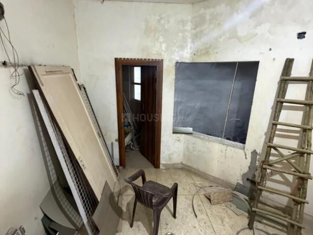 2 BHK Independent Builder Floor in Lajpat Nagar for rent New Delhi. The reference number is 21133003