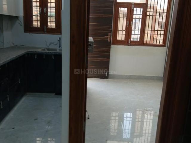2 BHK Independent Builder Floor in Laxmi Nagar for rent New Delhi. The reference number is 18444005