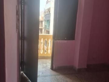 2 BHK Independent Builder Floor in Laxmi Nagar for rent New Delhi. The reference number is 19916013