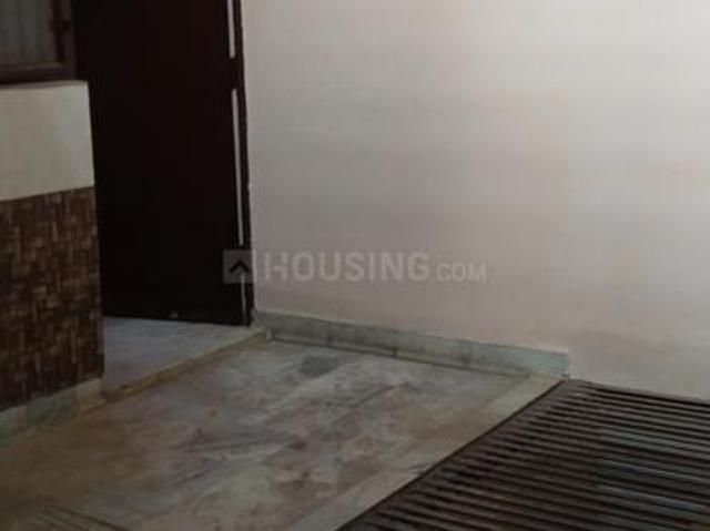 2 BHK Independent Builder Floor in Lohamandi for rent Agra. The reference number is 17924003