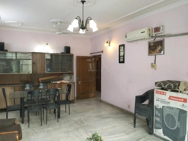 2 BHK Independent Builder Floor in Punjabi Bagh for rent New Delhi. The reference number is 17912775