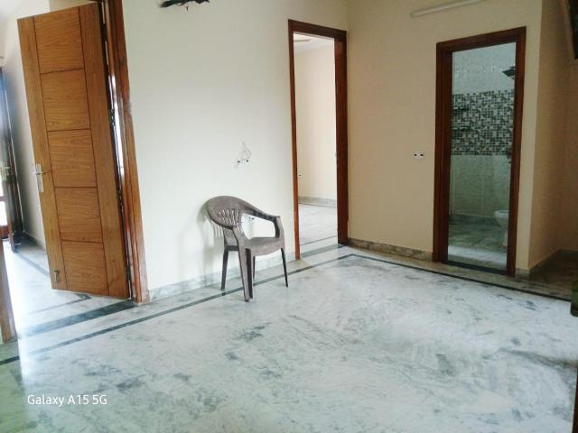 2 BHK Independent Builder Floor in Palam Vihar for rent Gurgaon. The reference number is 20009068