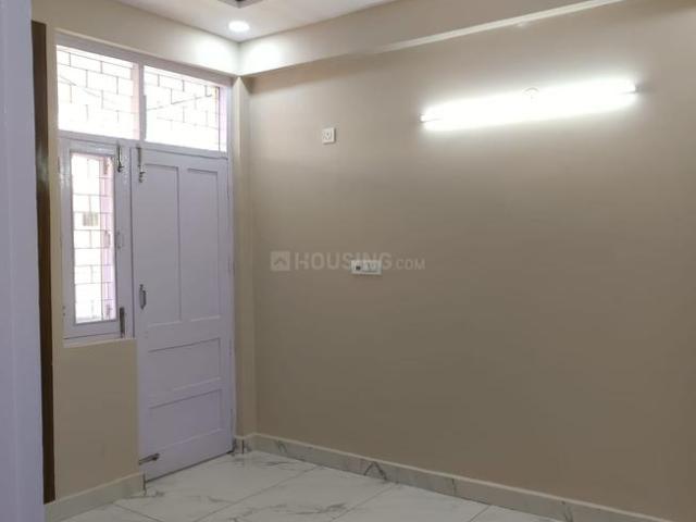 2 BHK Independent Builder Floor in Paschim Vihar for rent New Delhi. The reference number is 19998194