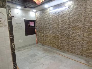 2 BHK Independent Builder Floor in Paschim Vihar for rent New Delhi. The reference number is 20176205