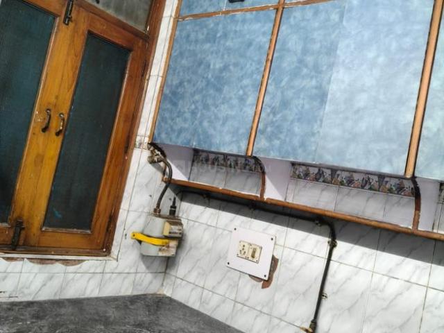 2 BHK Independent Builder Floor in Paschim Vihar for rent New Delhi. The reference number is 20986052