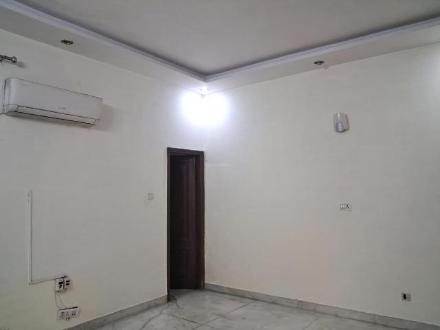 2 BHK Independent Builder Floor in Paschim Vihar for rent New Delhi. The reference number is 21354948