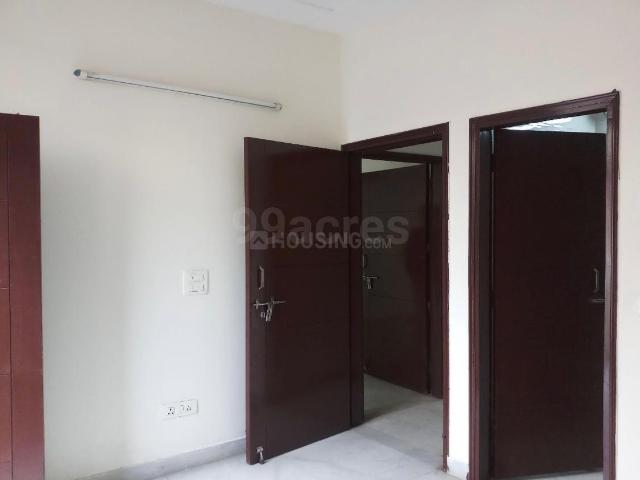 2 BHK Independent Builder Floor in Paschim Vihar for rent New Delhi. The reference number is 8318771