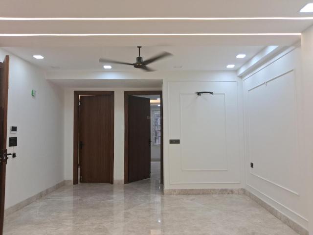 3 BHK Independent Builder Floor in Paschim Vihar for resale New Delhi. The reference number is 20950635