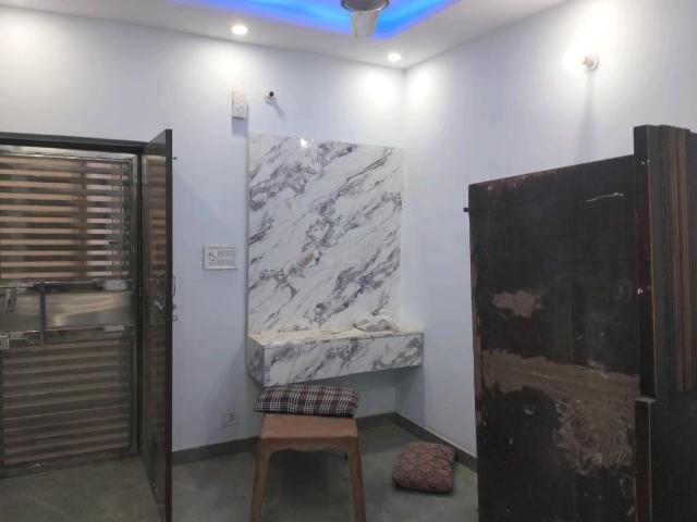 2 BHK Independent Builder Floor in Paschim Vihar for resale New Delhi. The reference number is 21349430