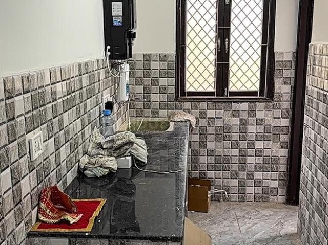 2 BHK Independent Builder Floor in Patel Nagar for rent New Delhi. The reference number is 19298915