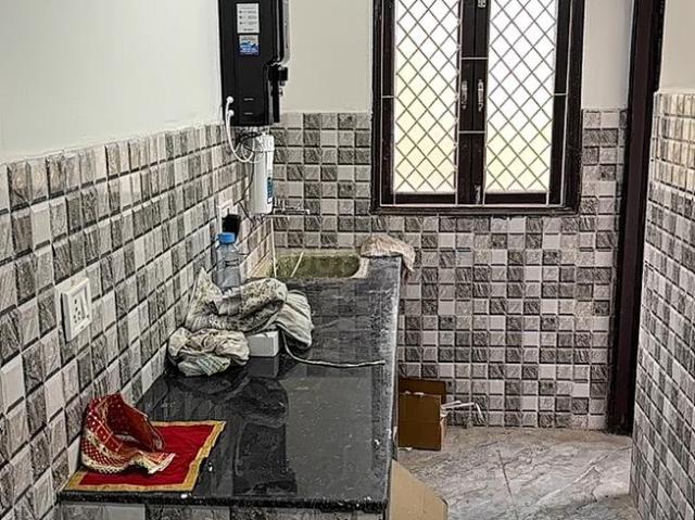 2 BHK Independent Builder Floor in Patel Nagar for rent New Delhi. The reference number is 19298915