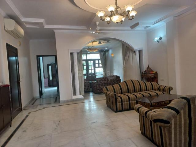 2 BHK Independent Builder Floor in Patel Nagar for rent New Delhi. The reference number is 19884817