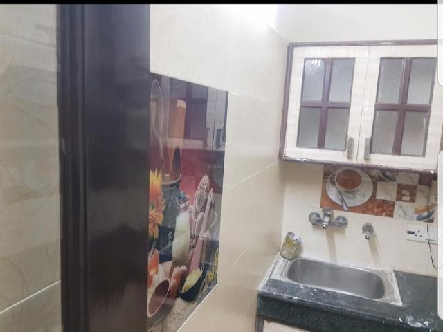 2 BHK Independent Builder Floor in Patel Nagar for resale New Delhi. The reference number is 10804238