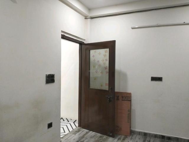 2 BHK Independent Builder Floor in Patparganj for rent New Delhi. The reference number is 21080111