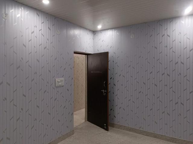 2 BHK Independent Builder Floor in Pitampura for rent New Delhi. The reference number is 20504997