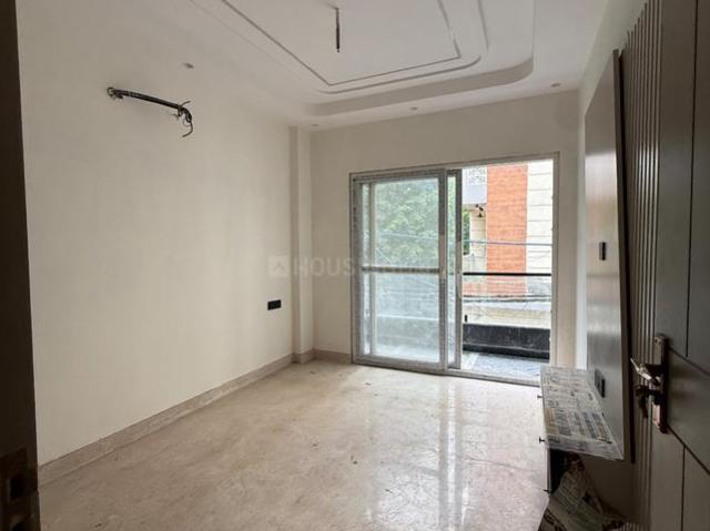 2 BHK Independent Builder Floor in Pitampura for resale New Delhi. The reference number is 18511045