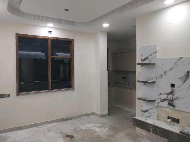 2 BHK Independent Builder Floor in Pitampura for resale New Delhi. The reference number is 19161296
