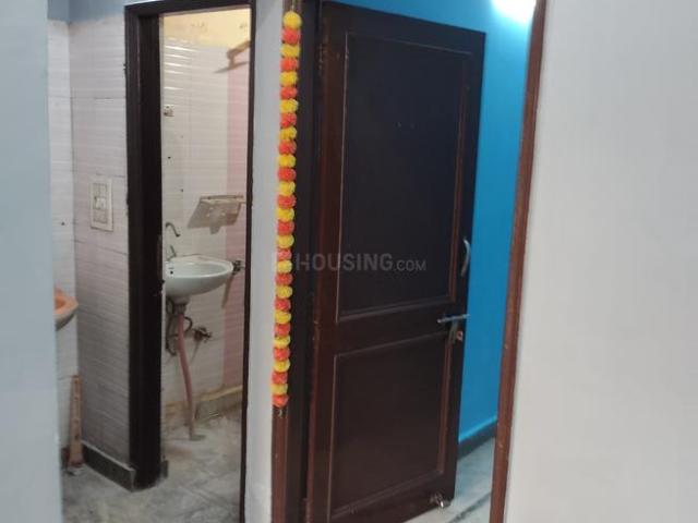 2 BHK Independent Builder Floor in Preet Vihar for rent New Delhi. The reference number is 19166964